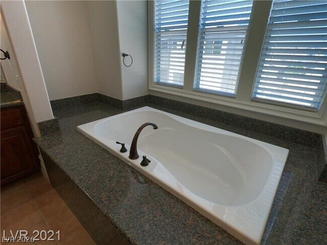 Building Photo - 496 Via Palermo Dr