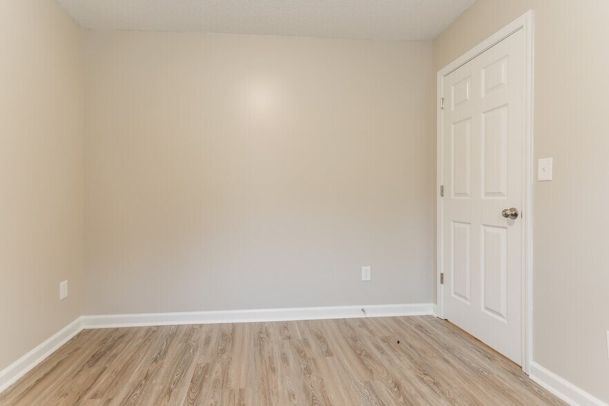 Building Photo - 963 Laurel Green Ln NE