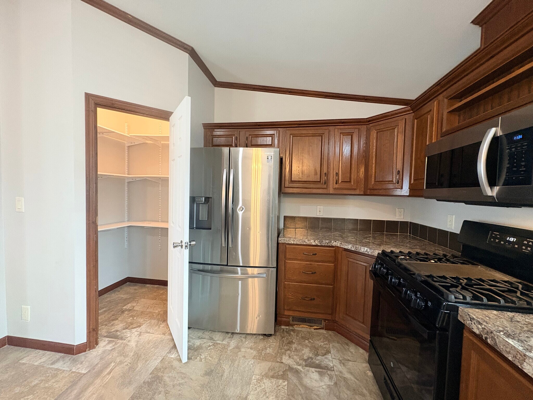 Building Photo - 2121 Four Seasons Dr