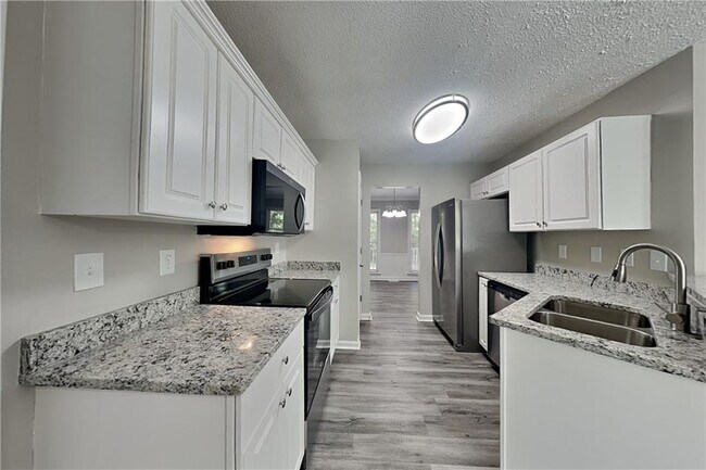 Building Photo - 32 Camden Woods Pl