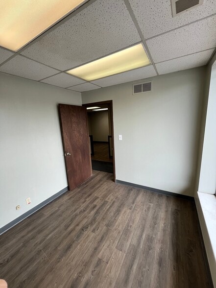 Building Photo - 1000 N 21st St