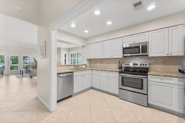 Building Photo - 5073 Beachwalk Way