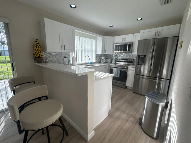 Building Photo - 1140 Staghorn St