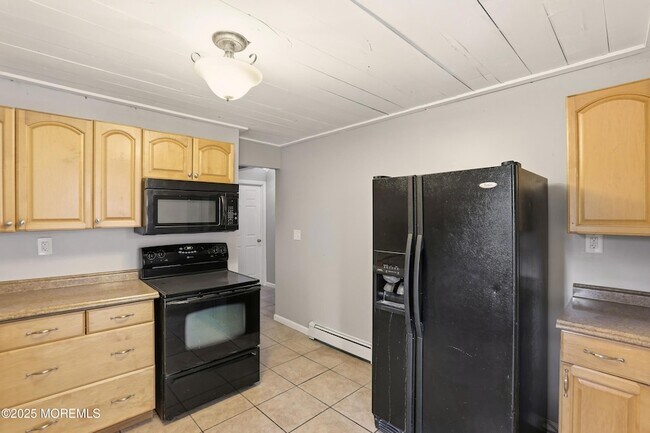 Building Photo - 61 Cassville Rd