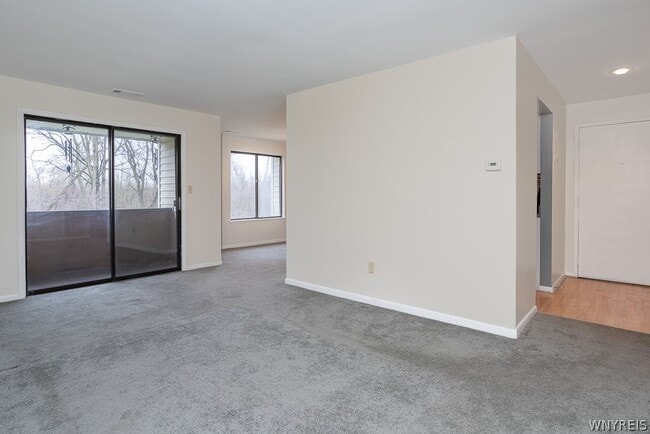 Building Photo - 45 Beehunter Ct