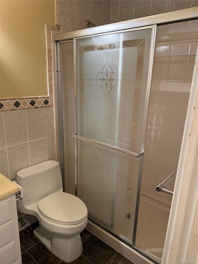 Building Photo - 40 New Holland Village