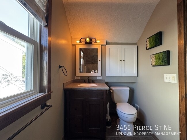 Building Photo - 3455 Pierce St NE