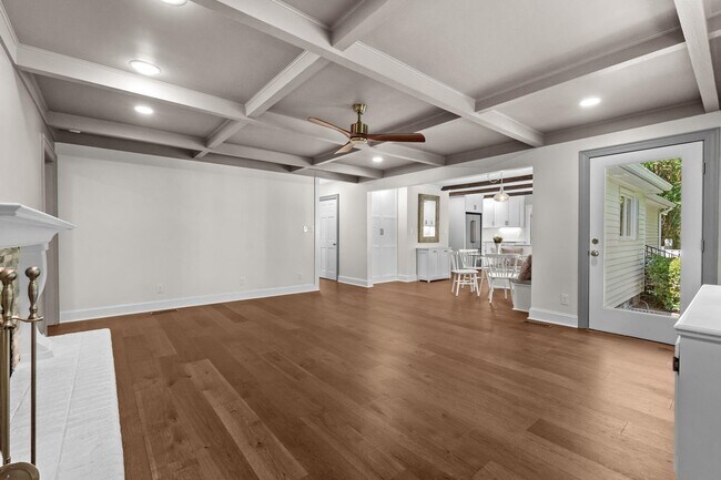 Building Photo - 5704 Woodside Ave