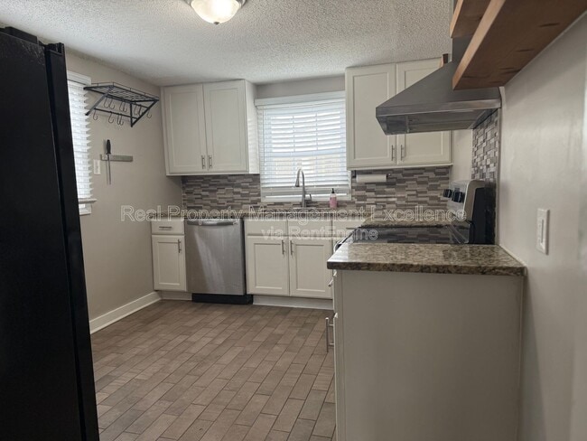 Building Photo - 308 New Rand Rd