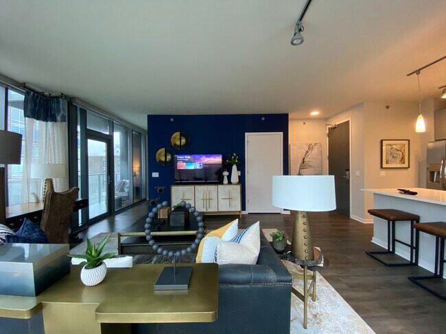 Building Photo - 800 S Clark St