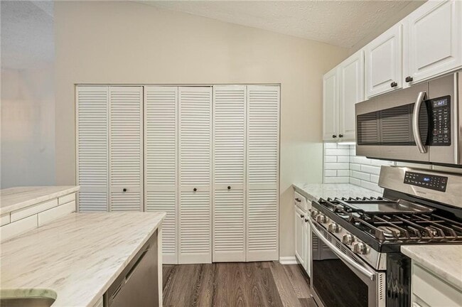 Building Photo - 1371 Keys Crossing Dr NE