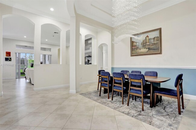 Building Photo - 8840 S Miralago Way