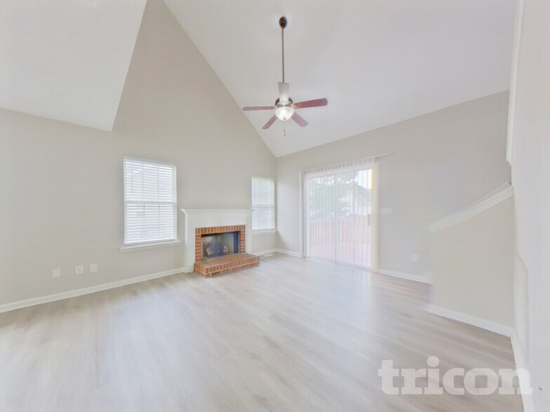 Building Photo - 118 Saddlemount Ln
