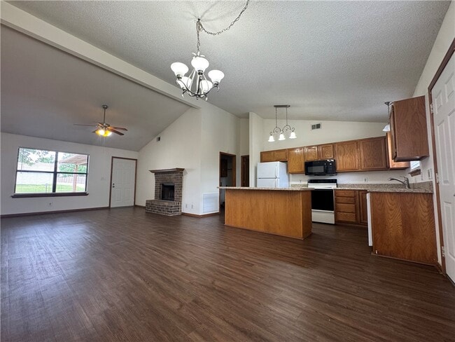 Building Photo - 1503 S 13th St
