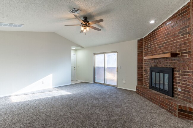 Building Photo - Rent to Own Home Available in Oklahoma City!