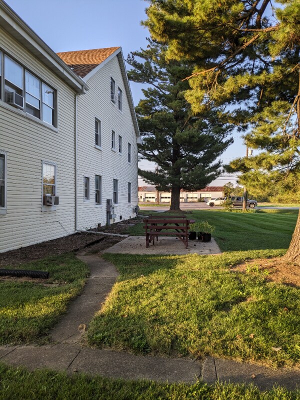 Building Photo - 2274 S Market St