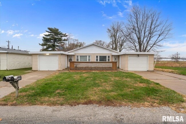 Primary Photo - 925 2nd Ave E