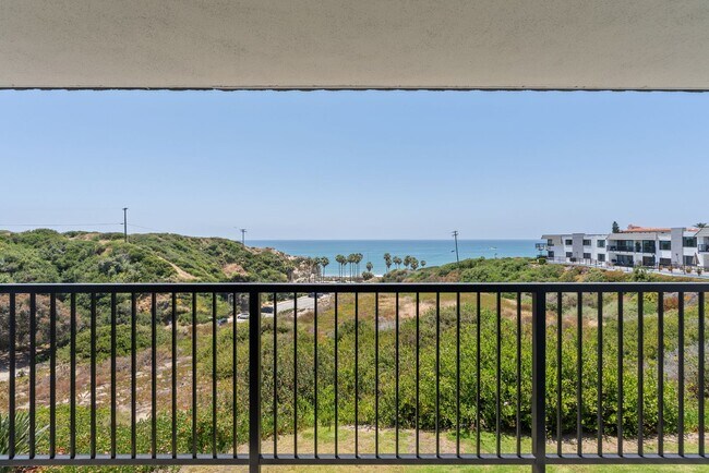 Building Photo - Live in Luxury: Spacious Sanctuary - Oceanfront Condo View Home with Mesmerizing Pacific Views
