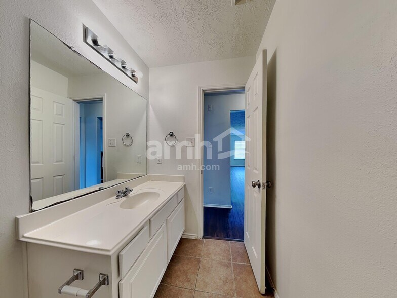 Building Photo - 19715 N Vlg of Bridgestone Ln