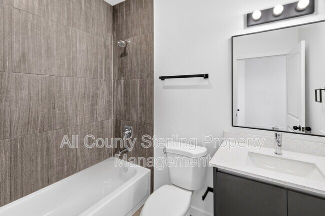 Building Photo - 1611 NW 29 Rd