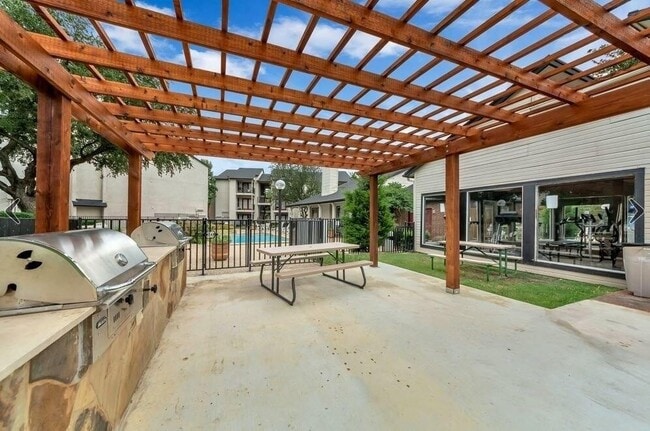 Building Photo - 11050 Woodmeadow Pkwy