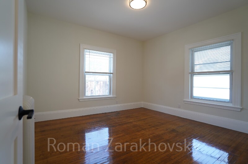 Building Photo - 66 Chester St