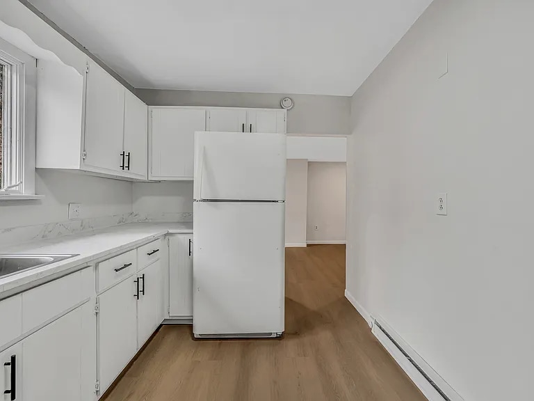 Building Photo - 141 Throop St