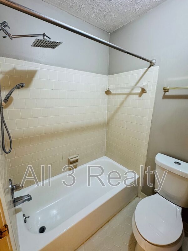 Building Photo - 6008 Woodrun Ct