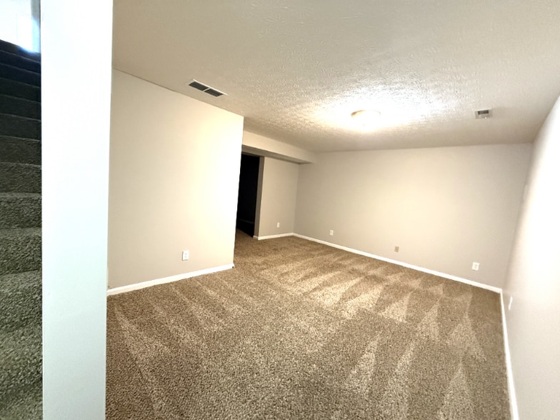 Building Photo - 12812 Lost Hill Walk