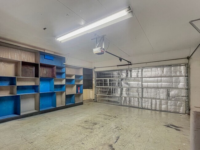 Building Photo - BIG VALUE small price