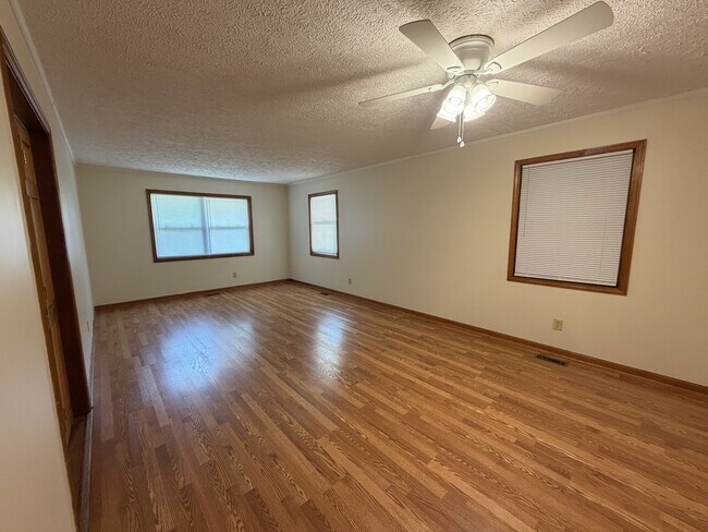 Building Photo - 941 Harrington Dr