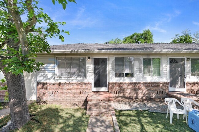 Building Photo - 2749 Fairfield St