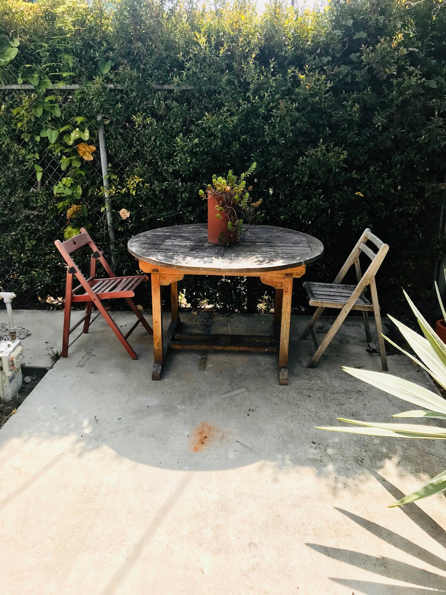 Backyard Patio Seating - 5362 Monroe St