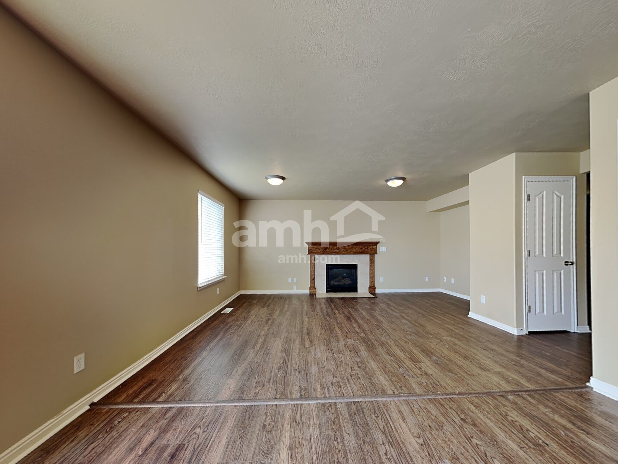 Building Photo - 4482 Heritage Dr