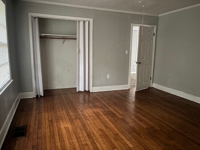 Building Photo - 3211 Charleston Dr