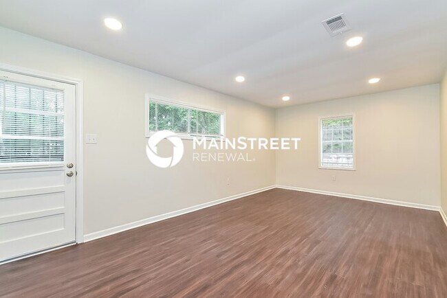 Building Photo - 3 Bedroom Pet-Friendly Home in Memphis, TN with Main Street Renewal