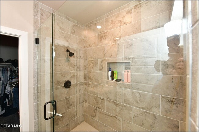 Building Photo - 975 Bicknor Pl