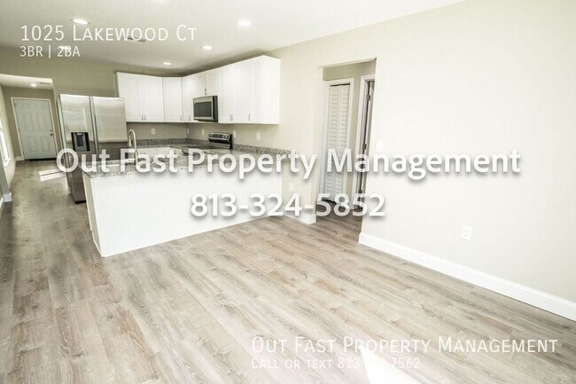 Building Photo - 1025 Lakewood Ct