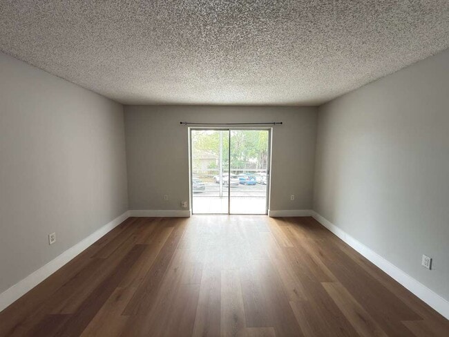 Building Photo - 4304 NW 9th Ave