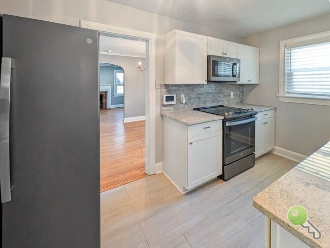 Building Photo - Charming Updated 2BR Home Near Downtown Greenville