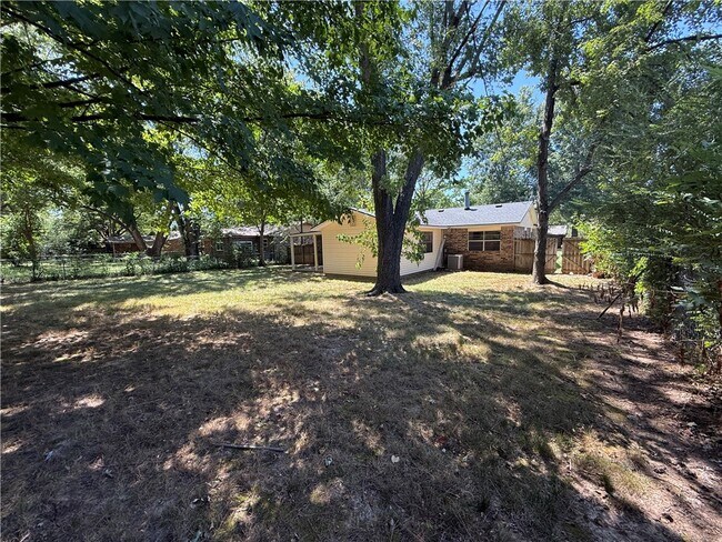 Building Photo - 2892 N Peg Ln