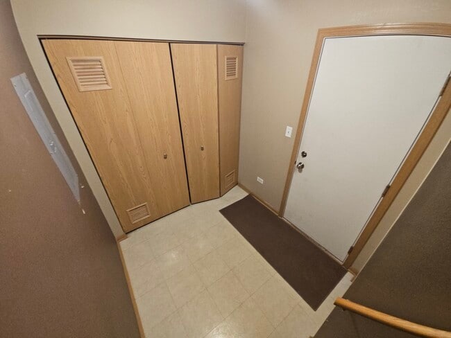 Building Photo - 466 Littleton Trail