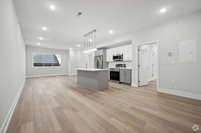 Building Photo - 701 N 40th St