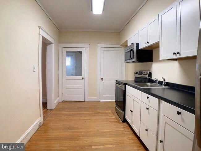 Building Photo - 3303 Guilford Ave