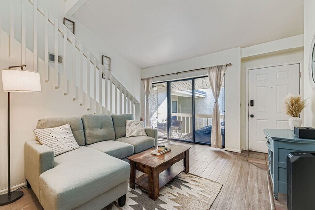 Building Photo - Peaceful 2BR Retreat Near Bobolink Trail