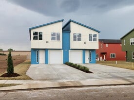 Building Photo - 1413 S Barnes Ave