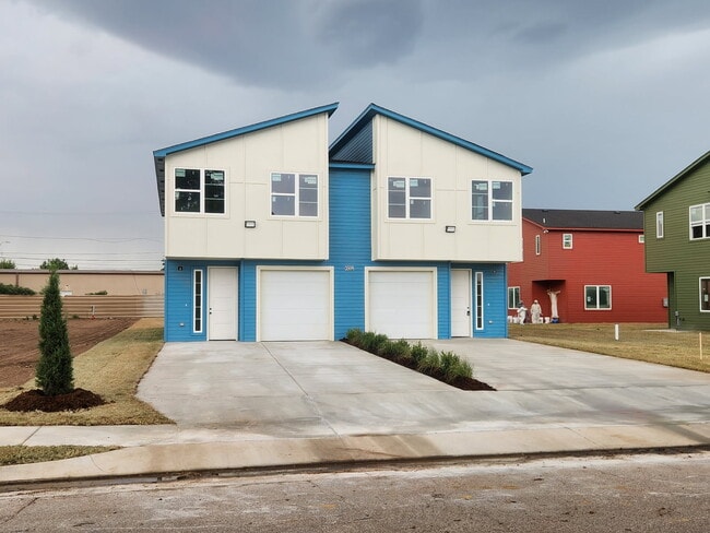Building Photo - 1413 S Barnes Ave