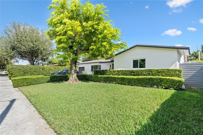 Building Photo - 5741 SW 95th Ct