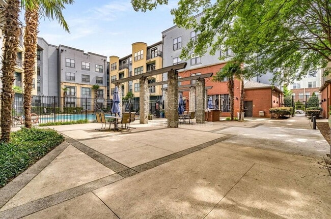 Building Photo - 401 16th St NW