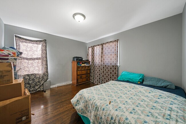 Building Photo - 8837 S Talman Ave